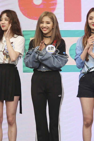 일 오후에 방송되는 JTBC '아이돌룸'에는 큐브의 차세대 아이돌 그룹 펜타곤과 (여자)아이들이 출연한다.<JTBC 제공>